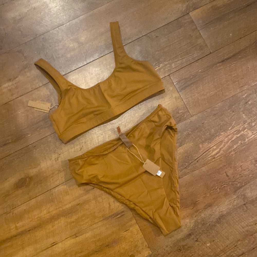 Skims swim